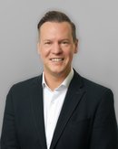 Marcel_Opperbeck_auf-grau_zugeschnitten